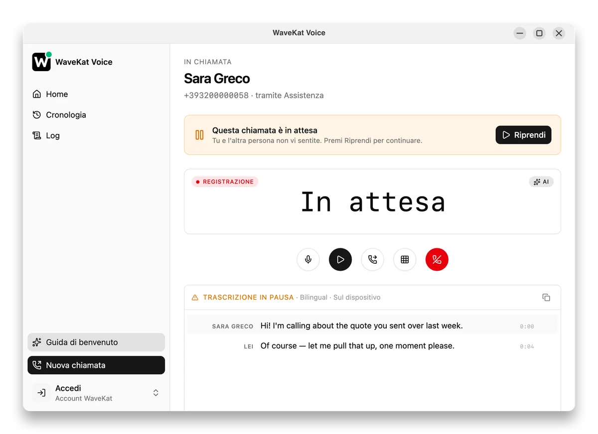 WaveKat Voice su Ubuntu — una chiamata in attesa: il banner di attesa con Riprendi e la trascrizione in pausa.